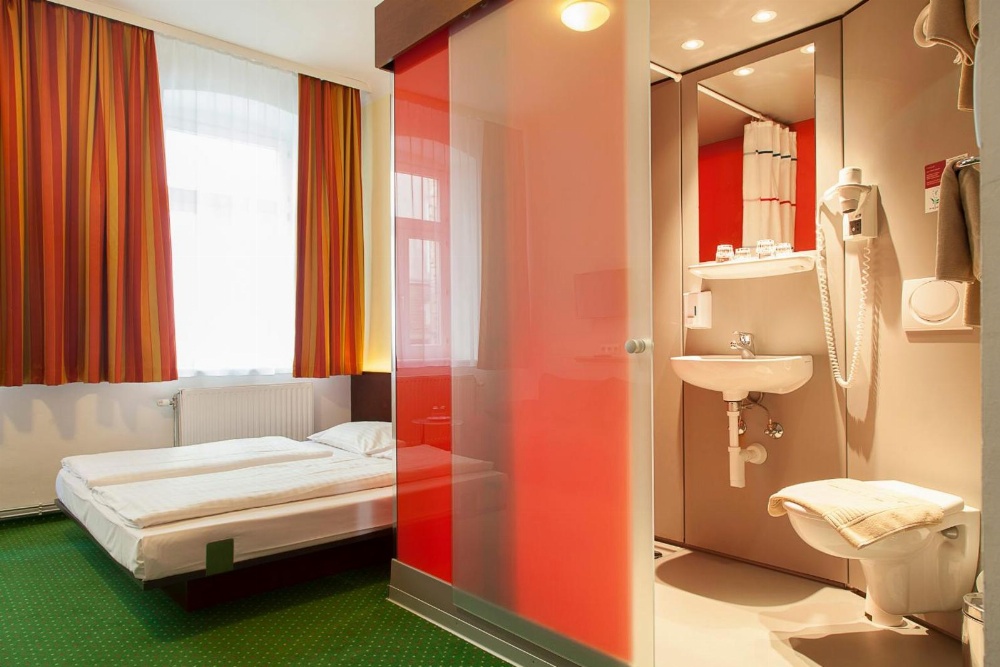 Pension Stadthalle Main image